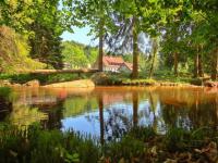 Pohled na hotel od řičky Kamenice