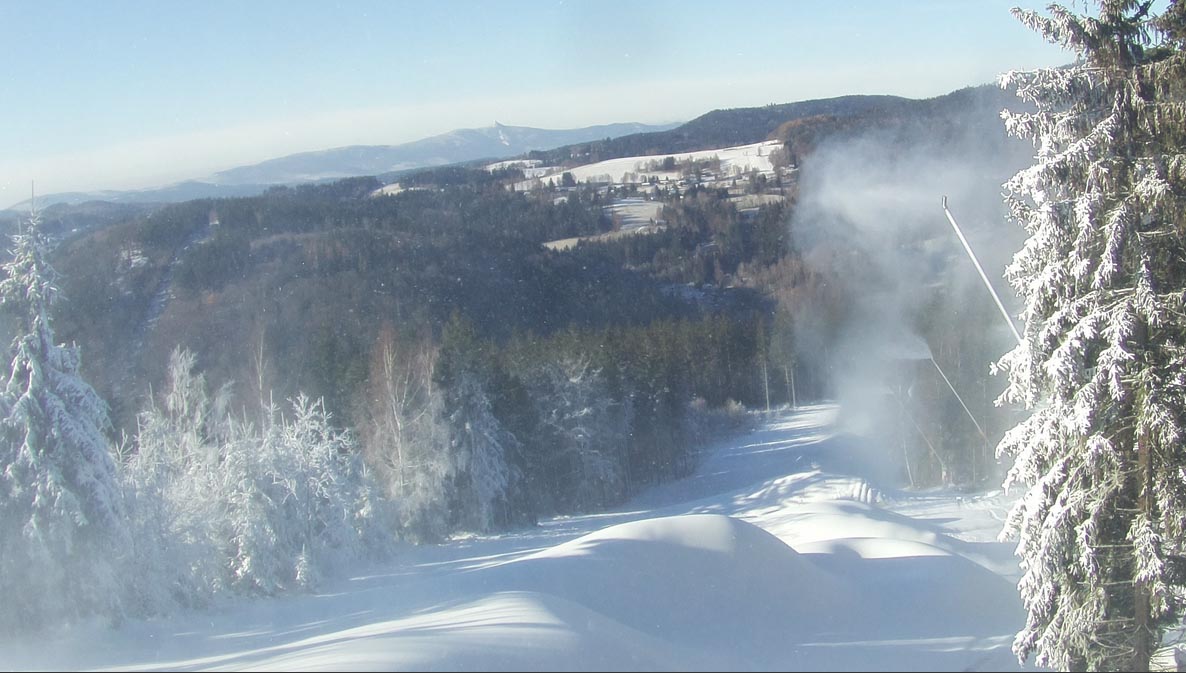 Webová kamera Tanvaldský Špičák - turistická sjezdovka Webová kamera Tanvaldský Špičák - turistická sjezdovka